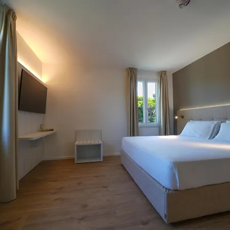 Aparthotel Castiglioncello Suite *