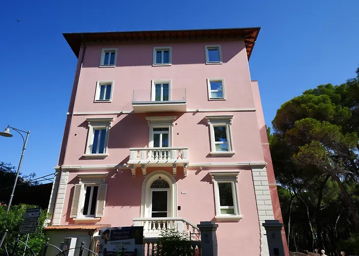 Hotiday Castiglioncello Suite 4* 카스티글리온셀로