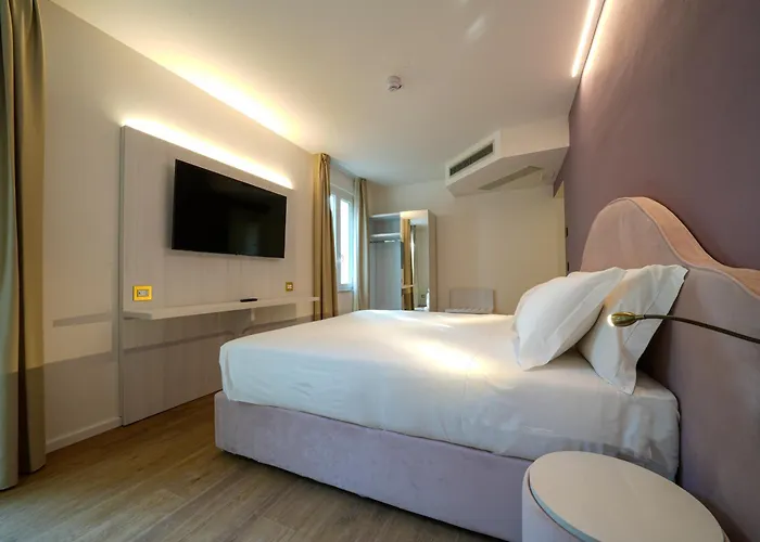 아파트호텔 Hotiday Castiglioncello Suite 4*